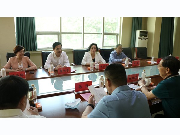 泰安市副市長唐傳營到山東魯泰建材科技集團調研