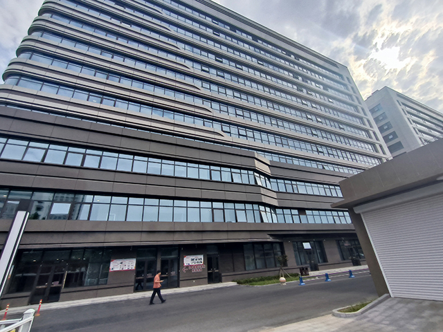 山東省濰坊市人民醫(yī)院—魯泰無機(jī)預(yù)涂板應(yīng)用